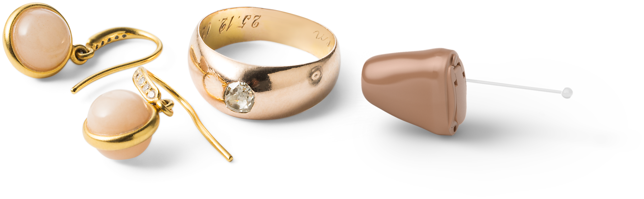 Oticon_Opn_IIC_size_comparison_Jewellery_HA-C001Beige-scaled